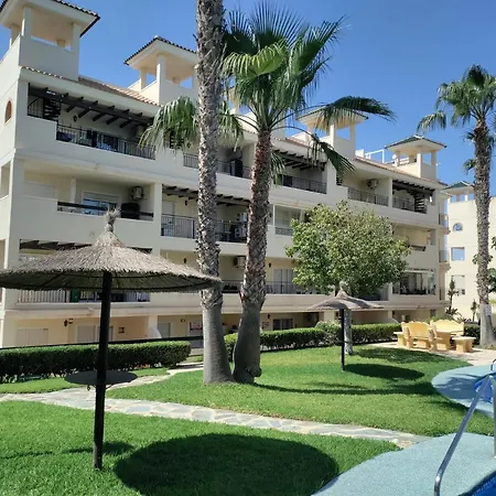 Lovely With Pool View Appartement